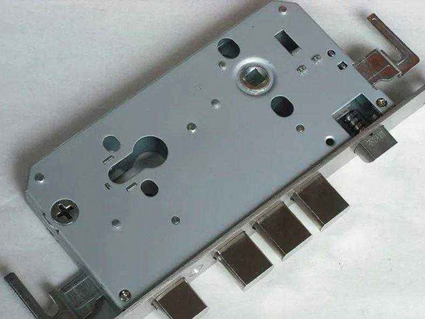 四方台24小时上门开锁公司