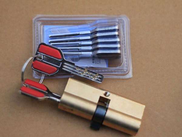 四方台24小时上门开锁公司